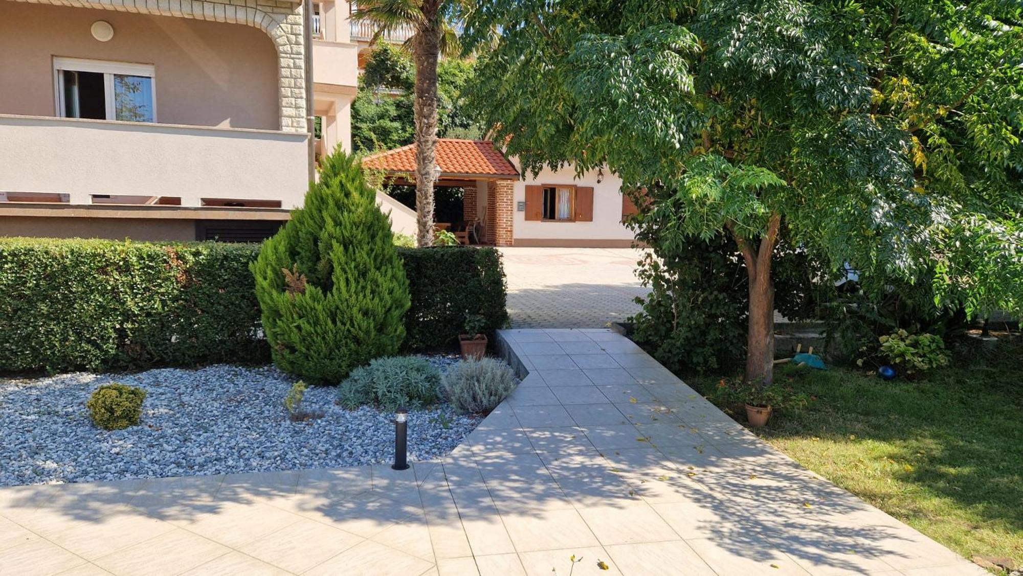 Apartments Renata Banjol Bagian luar foto